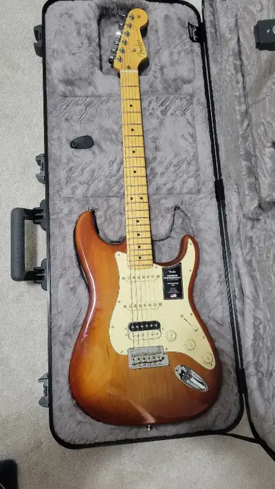 TRADE Fender American Stratocaster Pro II, View more