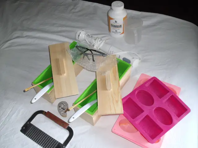 Soap making KIT566988706363494402