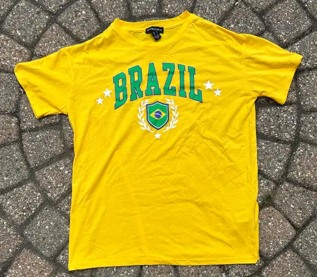 Brazil Streetwear Society T Shirt Tag Sz L in Men's in Windsor Region - Image 2