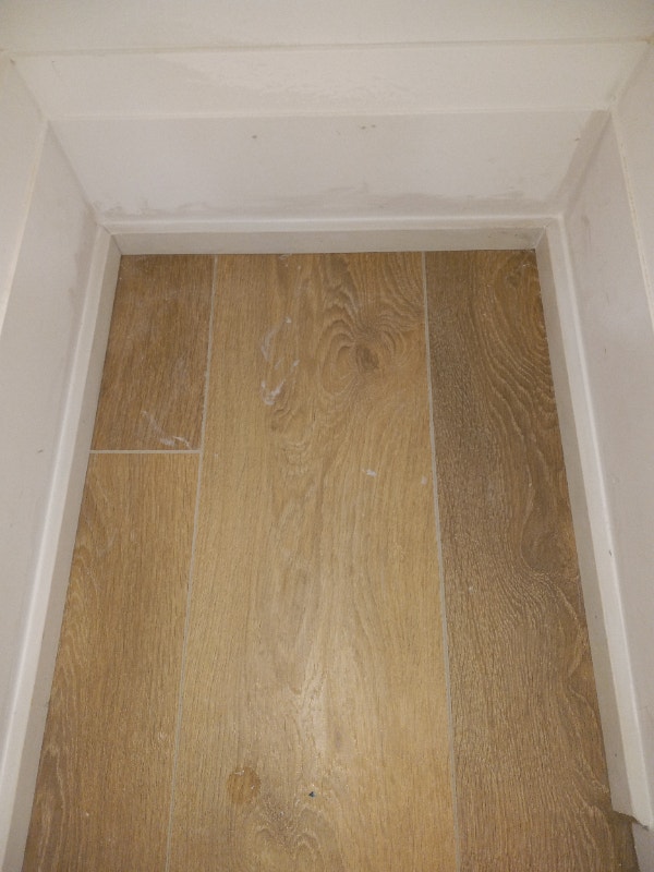 Repair and install Wardwood floor or laminate tile Flooring Barrie