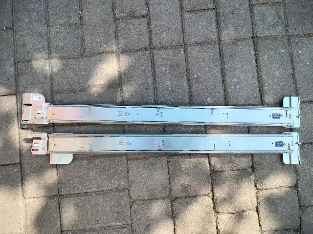 Dell PowerEdge R510 | RACK RAILS | FANS | MOTHERBOARD | PSU in Servers in City of Toronto - Image 3