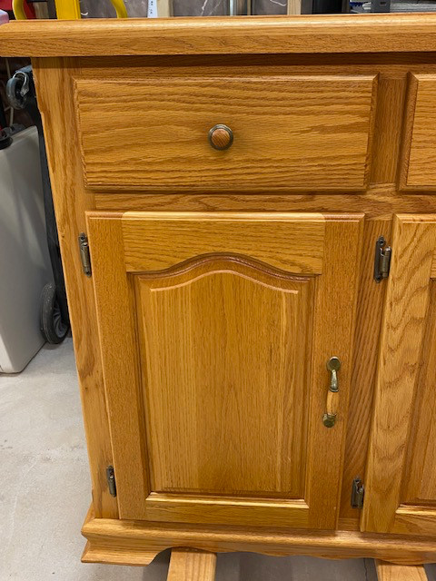 Solid Oak Wood Credenza/Sideboard in golden oak in Hutches & Display Cabinets in Kingston - Image 3