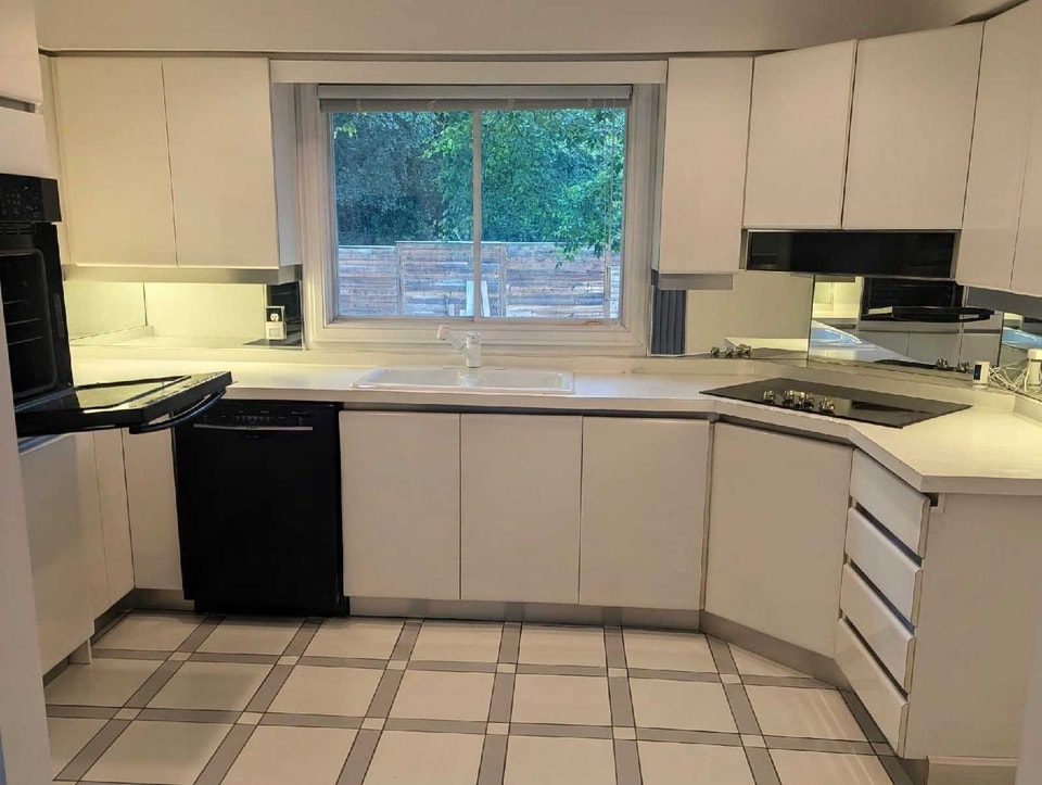 Sun filled 3 bedroom home for Student rental 3