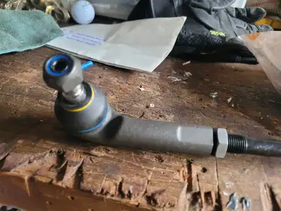 Left inner and outer tie rod with boot Brand new never installed on the car. Genuine vw parts bought...