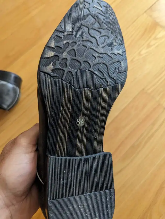 Dress shoes in Other in Barrie - Image 2