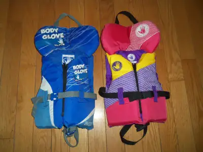Vestes VFI flottaison sauvetage bateau 10$ pour les deux, View more