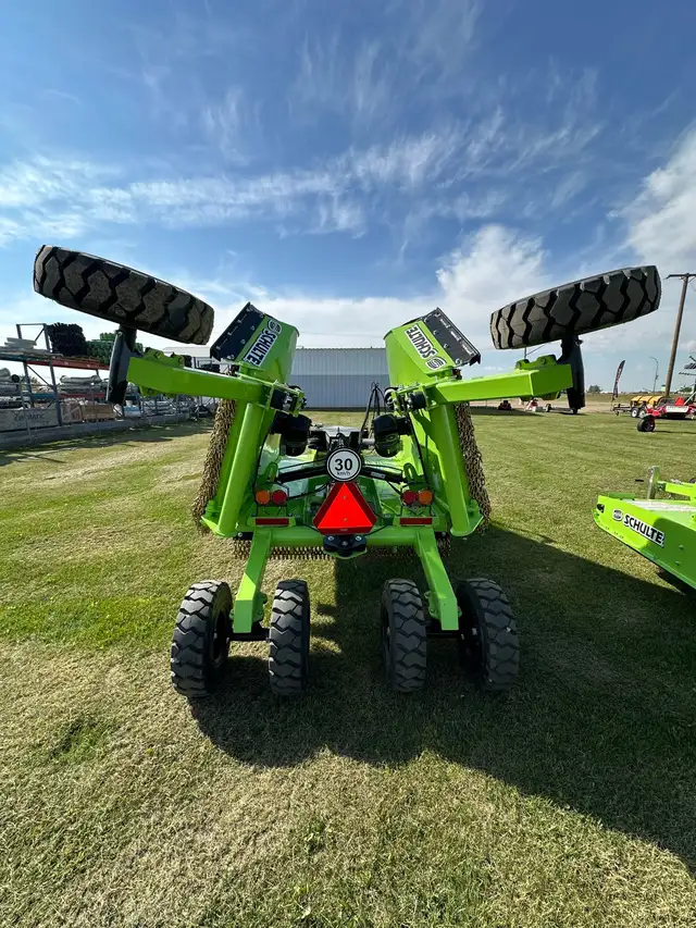 SCHULTE FX1800 in Farming Equipment in Saskatoon - Image 4