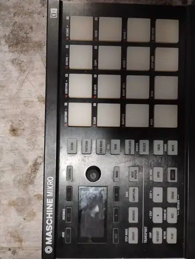 Native Instruments Maschine Mikro, View more