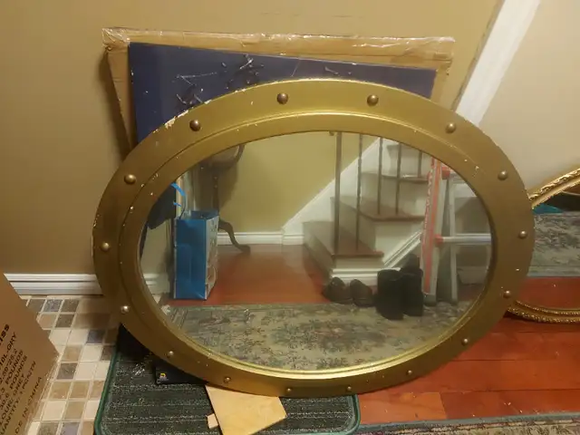 VINTAGE WOODEN MIRRORS. VICTORIAN GILT OVAL MIRRORS. SOLID WOOD in Home Décor & Accents in City of Toronto - Image 5