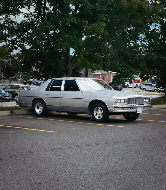 Pontiac Parisienne in Classic Cars in Muskoka - Image 2