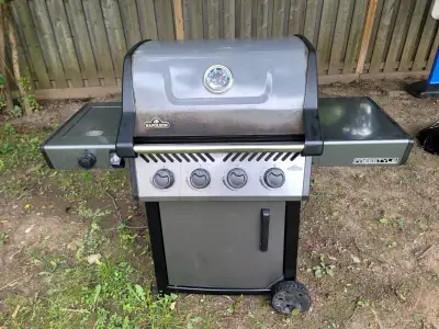 Napoleon Freestyle 425 SB Propane Gas Barbecue, View more