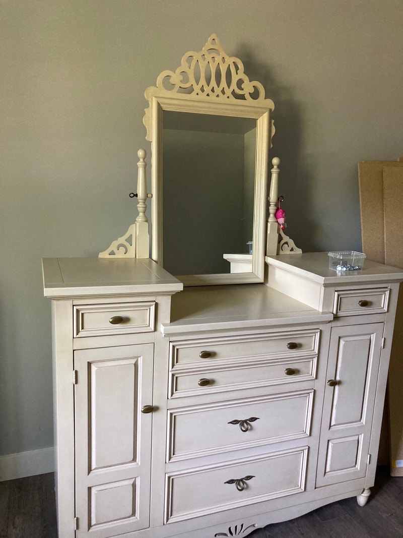 Set de chambre en vrai bois Commodes et armoires Ville de Montréal