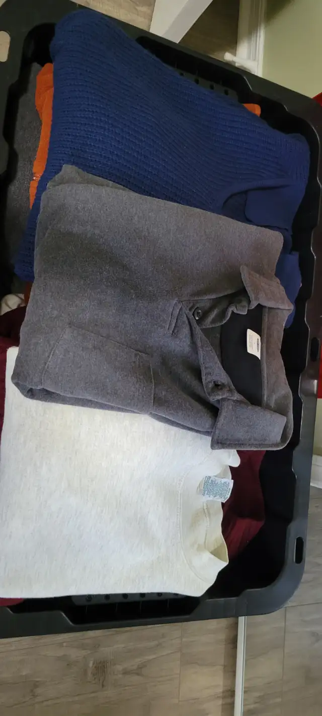 MEN'S  CLOTHING-, SWEAT shirts, , CAPS, GLOUSES, LINED PANT, dre in Men's in Mississauga / Peel Region - Image 8