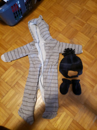 6-9 month fleece suit hat and mitts 