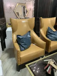 Luxury leather armchair, Italian-made