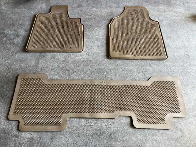 Honda Pilot 2008 OEM Rubber Mats Cover HeadRest in Other in City of Toronto - Image 2