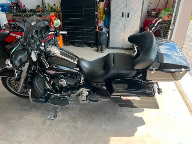 2013 Harley Davidson Electra Glide Classic in Touring in Ottawa - Image 3