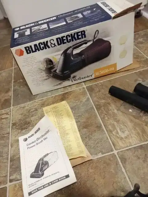 Black And Decker Dirtbuster AC5050-04 in Vacuums in Winnipeg - Image 5