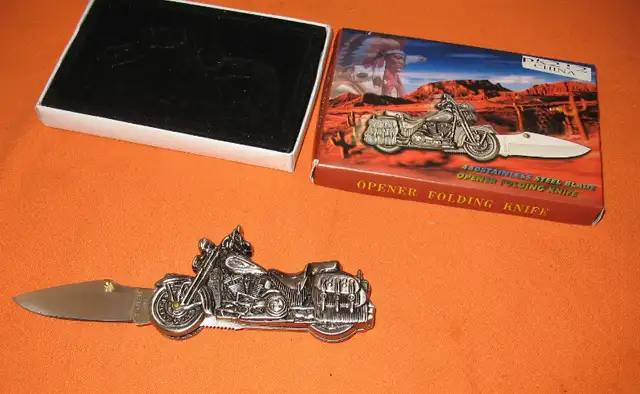 Knife Motorcycle /Bike #PK212 -Open Folding - Brand New In Case in Arts & Collectibles in Edmonton - Image 5