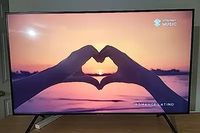 Je vends ce Samsung Crystal 4K qui est en très bonne condition, image FHD, UHD. Modèle: UN55NU7100FX...