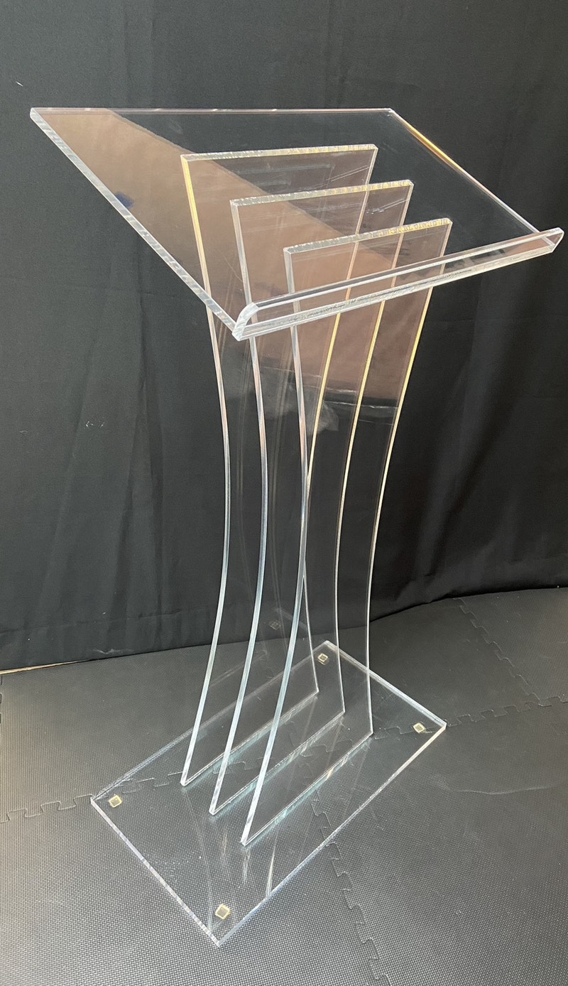 Clear Plexiglass Podium Lectern Other Cambridge Kijiji
