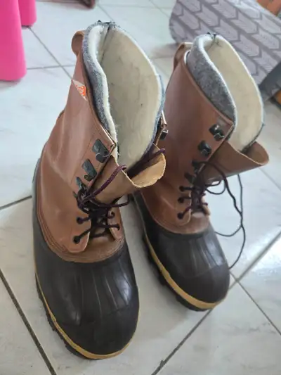 Bottes Sorel pour homme grandeur 10  50$ en bonne condition, View more