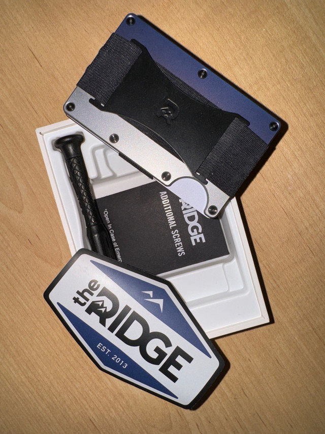 Ridge Wallet (Burnt titanium) in Multi-item in Kelowna - Image 4