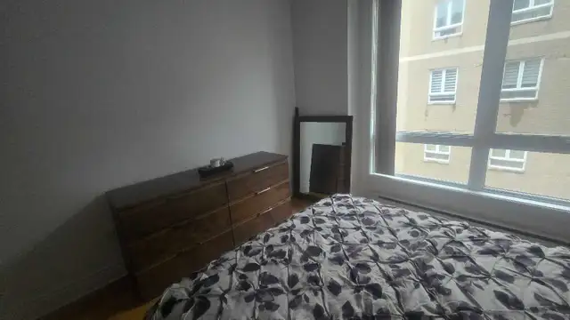 Set de chambre a coucher complet in Beds & Mattresses in City of Montréal - Image 3