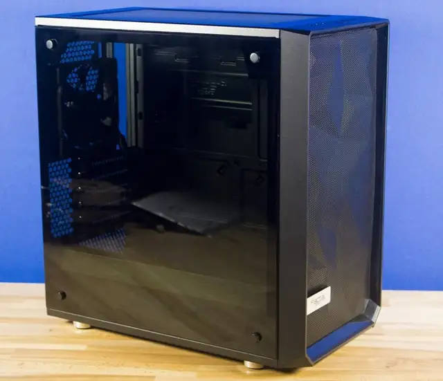 Fractal  Design Meshify C Mini mATX Case in System Components in St. Catharines - Image 2