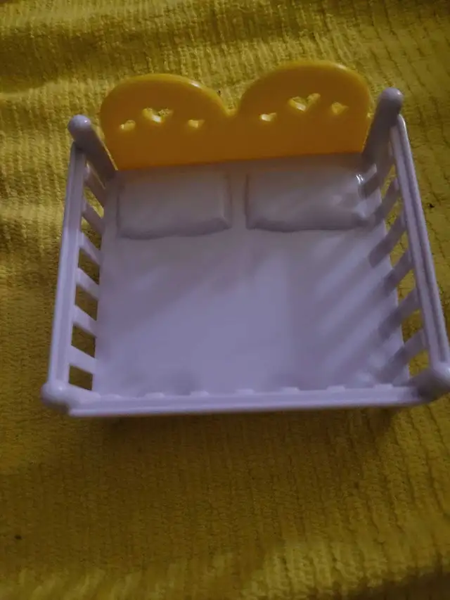 doll house bed 