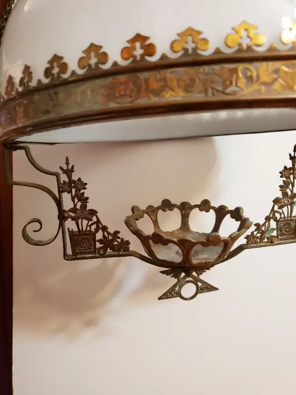 Victorian Parlour Hanging Oil Lamp, late 1800’s in Arts & Collectibles in St. Catharines - Image 4