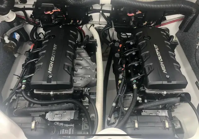 2015 Yamaha 212X Jet Surf Wake Boat in Powerboats & Motorboats in Saskatoon - Image 11