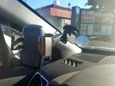 Heavy duty, highly flexible Anker car dash & windshield mount al, View more