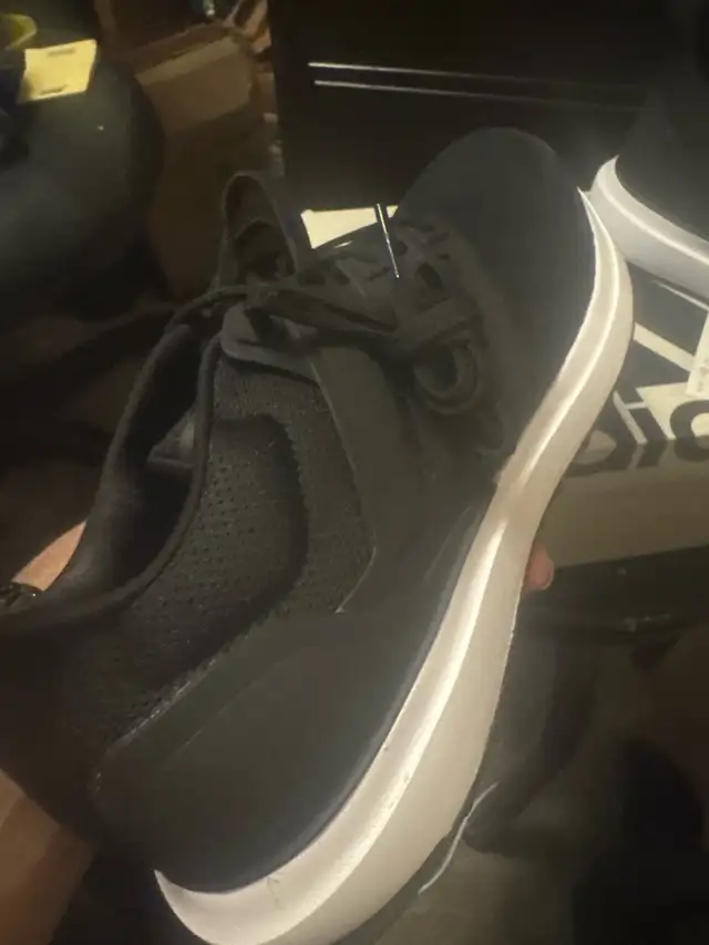 New Adidas UBounce DNA Running Shoes NWTGs in Men's Shoes in City of Toronto - Image 4