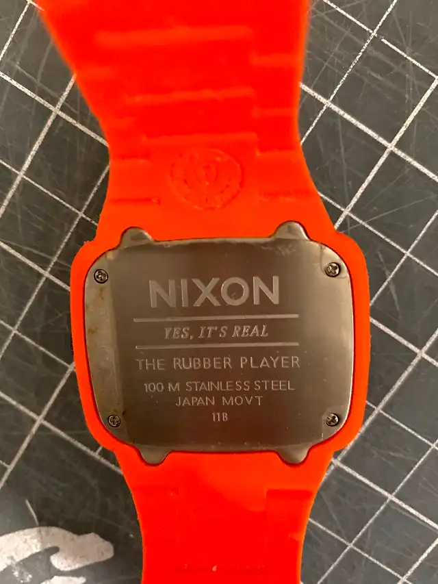 Orange NIXON sport watches, excellent condition62863737961602121