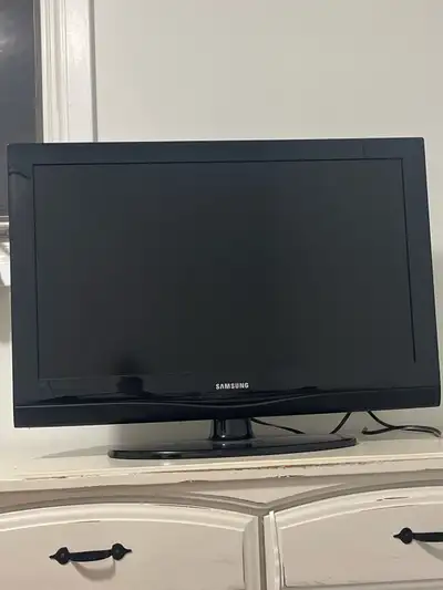 32" Samsung LCD TV (including remote) - Excellent Condition, View more