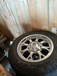 Fuel wheels and Toyo tires at 275/65r20