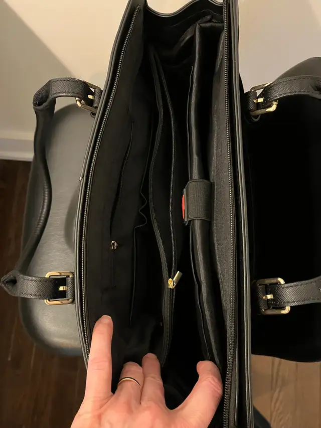 Laptop Bag - Black in Laptop Accessories in City of Toronto - Image 5