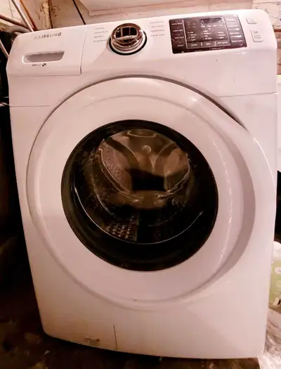 Ensemble laveuse et sécheuse Samsung de grande capacité en bon état et bien entretenu. Aucune moisis...