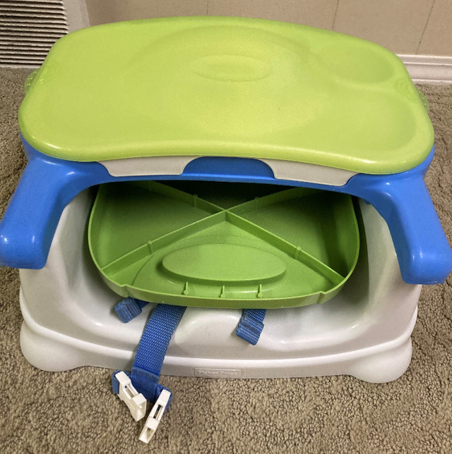 Fisher Price Portable Booster Seat in Feeding & High Chairs in Winnipeg - Image 2