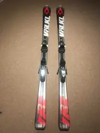 Skis Völkl 166 cm – Excellent Condition