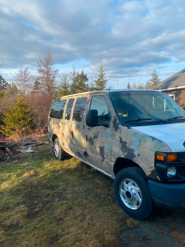 2012 Ford Econoline Van, 8 cylinder, in Cars & Trucks in Yarmouth - Image 2