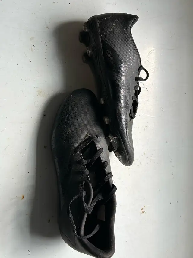Adidas Predator Men’s Soccer Cleats in Soccer in Ottawa - Image 2
