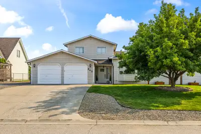 $4,000/month | 3 Bedrooms | 2 Full Baths + 2 Half Baths | Double Garage | RV/Boat Parking We’re offe...
