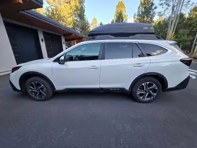 This loaded Outback has lots of extras! Heated Seats Eye-Sight Extra Set of Studded Winter Tires New...