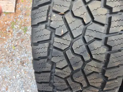 MotorMaster Elimanator winter tires. 275/65R18 mounted on rims, balanced. NO TPS. Fit Ford F150