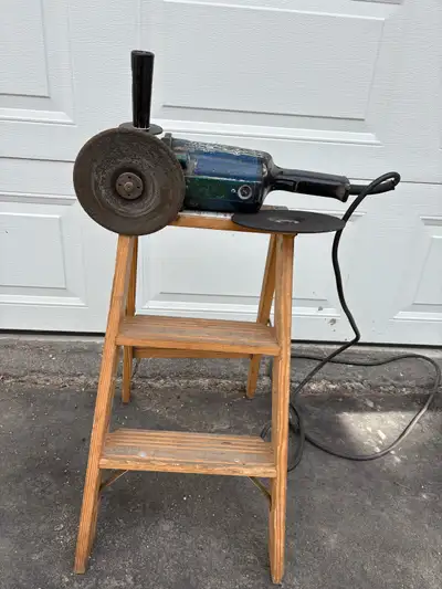 Makita 7’’ Side Grinder, View more