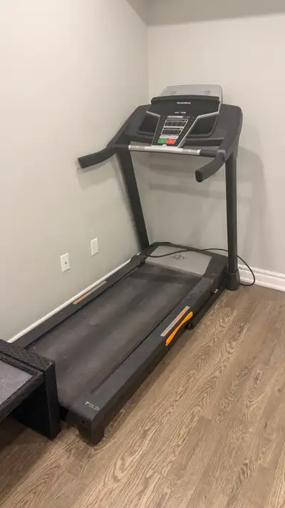 NordicTrack T5.3 - Treadmill, View more