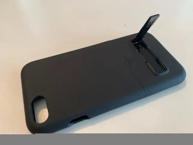 Platinum iPhone 6, 7, and SE case and holster (BRAND NEW) in Cell Phone Accessories in Oakville / Halton Region - Image 9