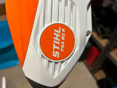 Taille bordures Stihl FSA 60R À batterie, pratiquement neuf servi 4-5 fois ( vente: déménager, plus...